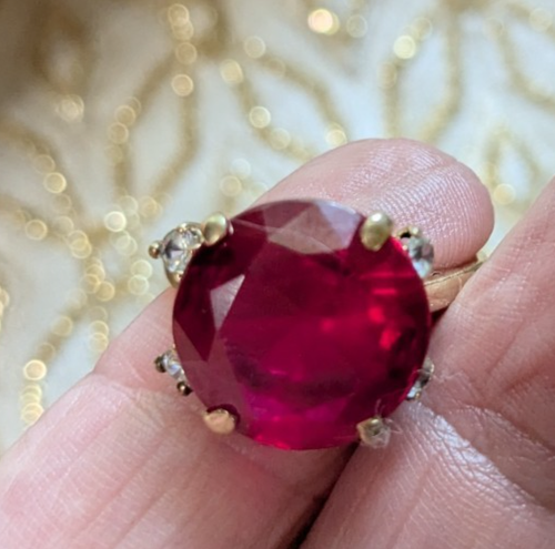 # Unique Vintage 10k Yellow Gold Ring Faux Red Stone Sz 8.00 - Bild 2 von 4