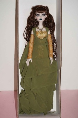 Tonner Evangeline Ghastly A Dark Night rare 17'' vinyl doll 2011 LE100