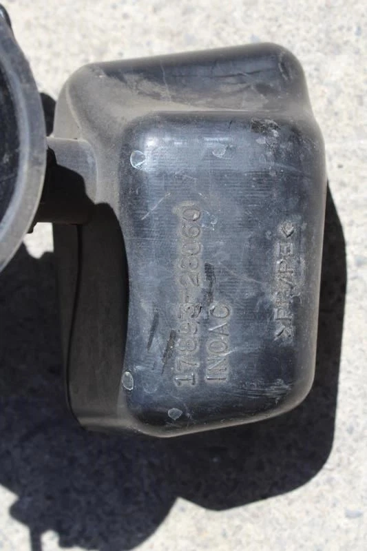 Toyota RAV4 2008 tubo de manguera de admisión de aire 4 cilindros 17893-28060 Foto 3 de 4