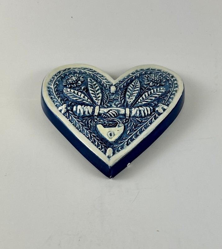 Rare 1981 Laxa family Forever Heart Cookie Mold 4 3/4 x 5"