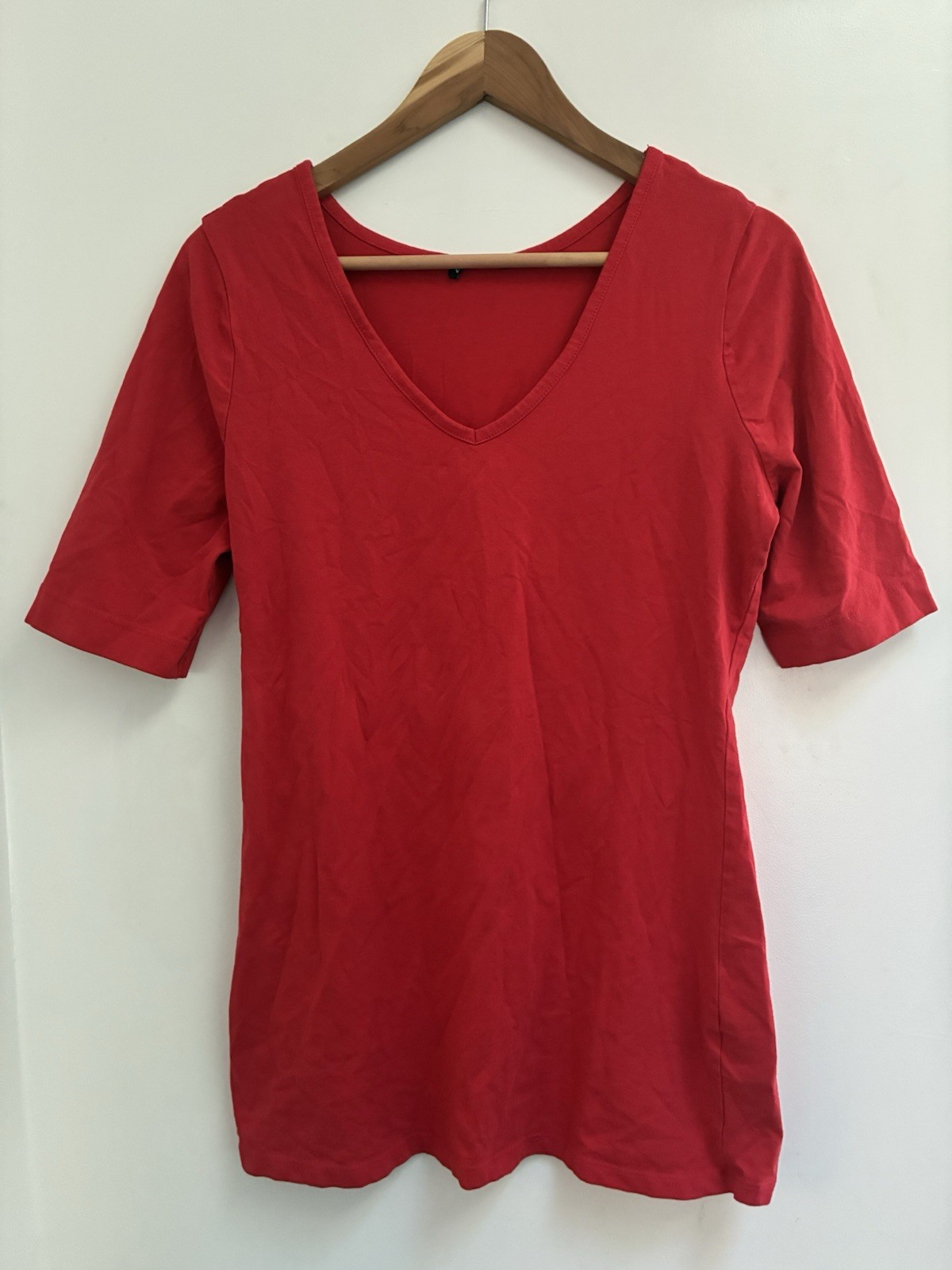 Womens Solid Red Sheer Stretchy Cotton Spandex Blend V-Neck Elbow Sleeve Shirt M