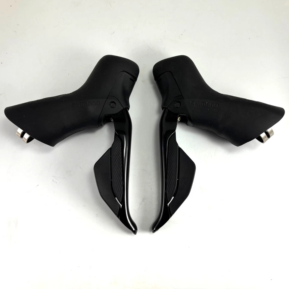 Shimano 105 Di2 R7100/R7170 Groupset ~ 12s ~ 11-36t ~ Battery & Charging Cable - Image 3 of 4