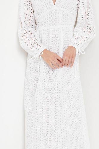 Oasis Damen Midikleid weiß Baumwolle Lochstickerei Anglaise V-Ausschnitt Puffärmel - Bild 4 von 5