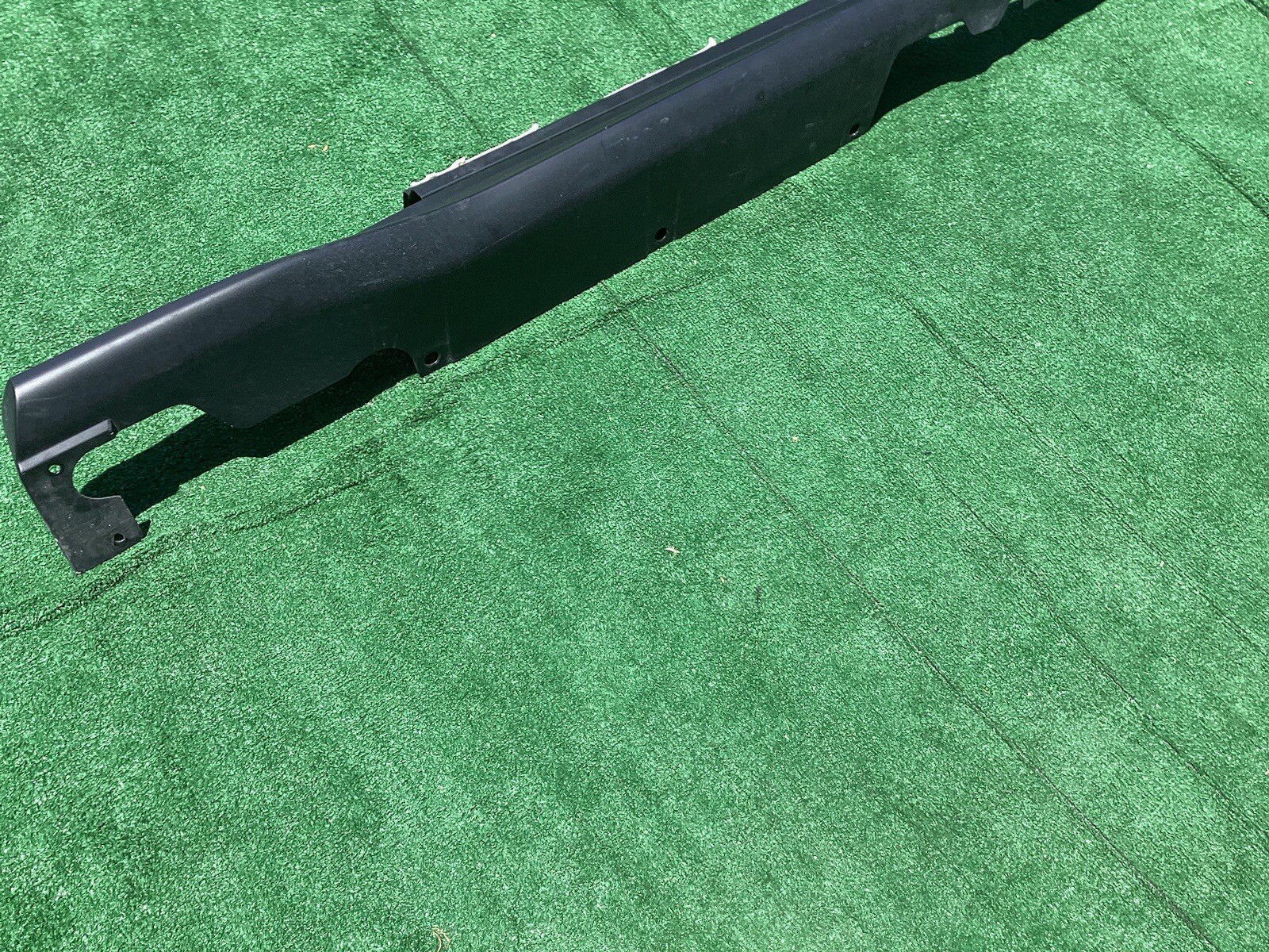 FERRARI 812 SUPERFAST DRIVER RIGHT SIDE ROCKER PANEL SKIRT OEM 88068800