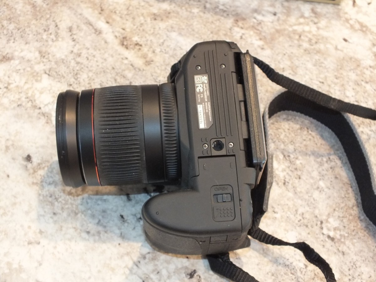 Fujifilm FinePix HS20EXR 16MP DSLR 30x Optical Zoom Camera