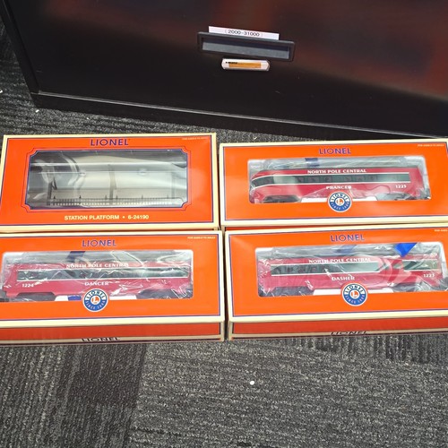 Coches de pasajeros Lionel calibre O Polo Norte central con plataforma de estación 6-24190 | Condition: Used