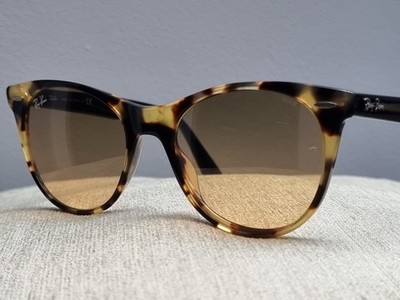 Ray Ban RB2185 WAYFARER SONNENBRILLE SCHILDPATT EIN MODISCHER & URLAUBSKLASSIKER