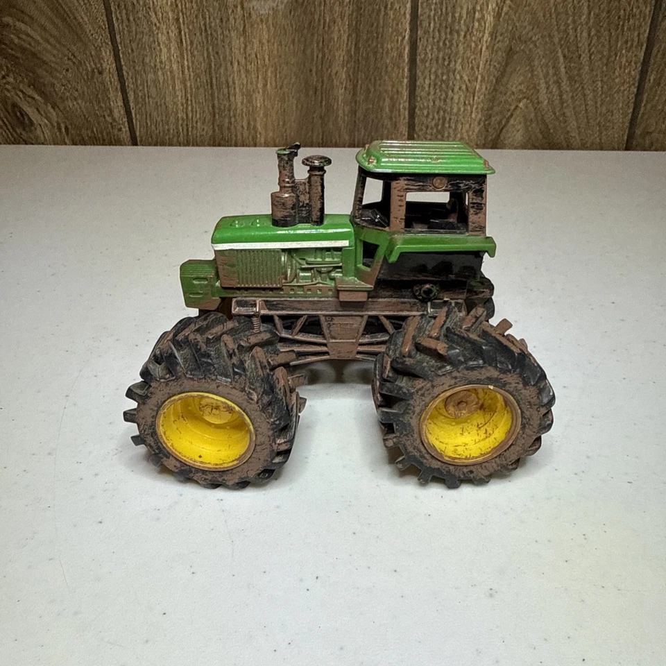 ETRL John Deere 8310 Tractor Ultra Ultra Rare Premier Muddy Series 1:64 - Image 3 of 4