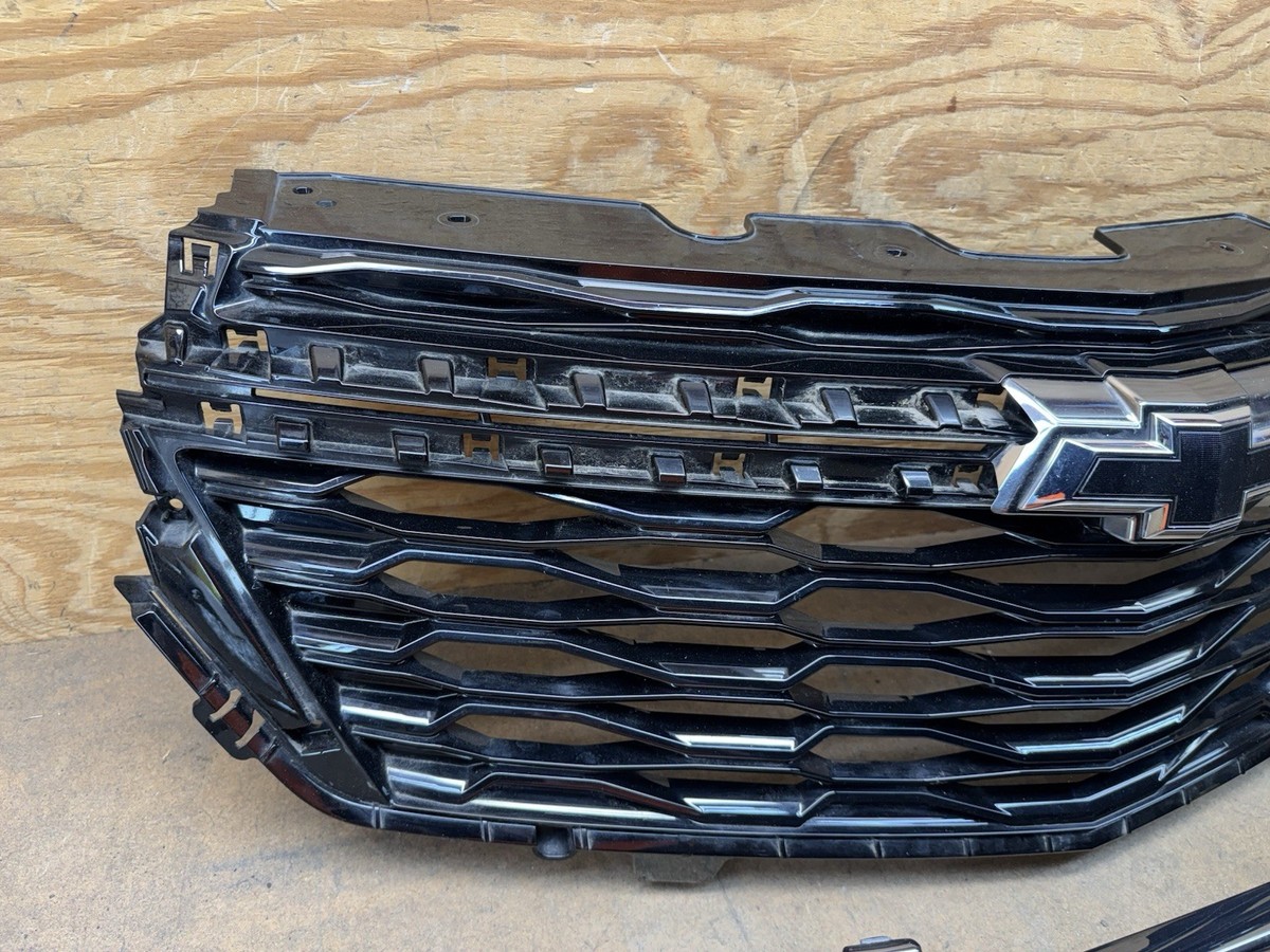 2020 2021 2022 2023 CHEVROLET EQUINOX RS FRONT GRILLE W/ EMBLEM