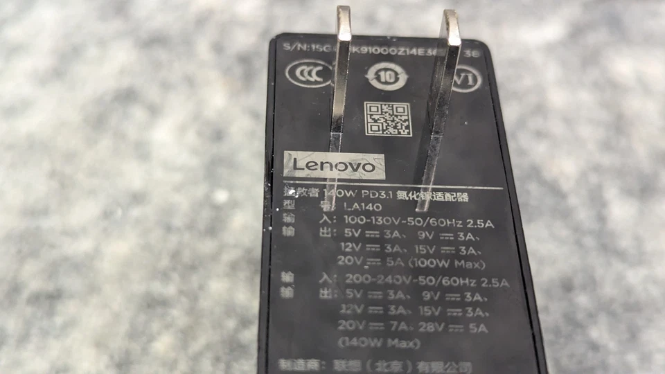 Cargador rápido universal PD3.1 adaptador GaN USB-C original Lenovo Legion 140W solamente Foto 3 de 4