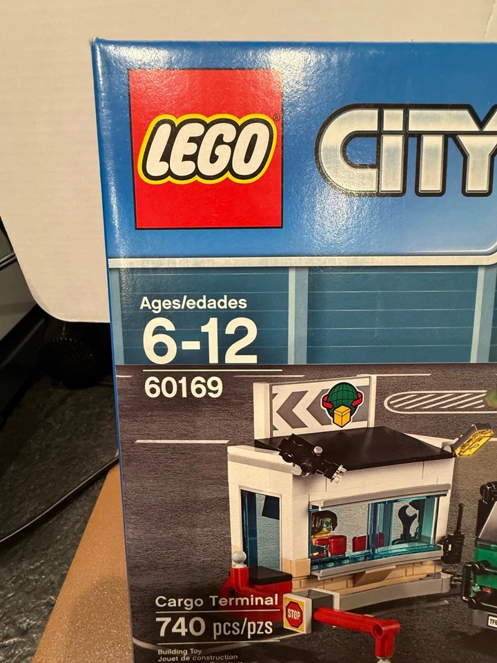 LEGO CITY: Cargo Terminal (60169) FACTORY SEALED - Image 2 of 4