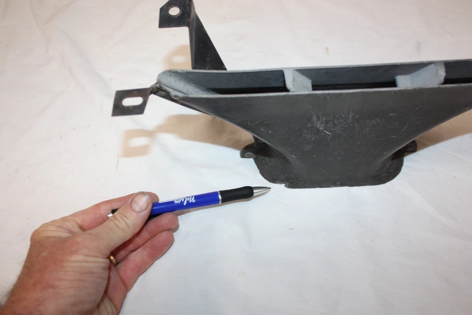 Chevrolet Corvette C2 1963-1967 tablero central calefacción conducto de descongelación pieza OEM 3846156 Foto 4 de 4