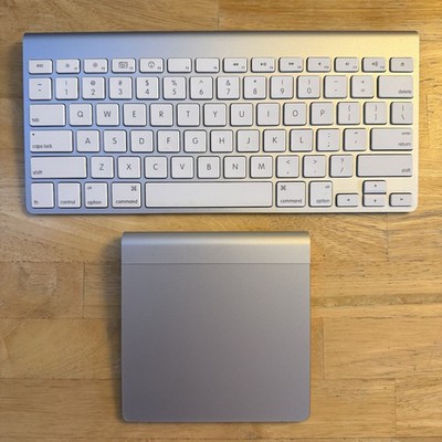 Apple A1339 Magic Trackpad & A1314 Wireless Keyboard Set   Mint Condition