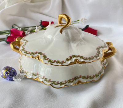 HAVILAND Limoges France CLOVER LEAF Covered Vegetable Bowl 7'' Round Schleiger#98