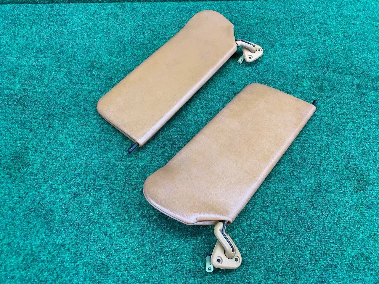 1988-1991 Chrysler Tc Maserati Sun Visors Pair Set OEM Laite Beige