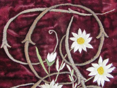 19C. ANTIQUE HAND EMBROIDERY VELVET WITH GOLD TINSEL MONOGRAM - Picture 4 of 10