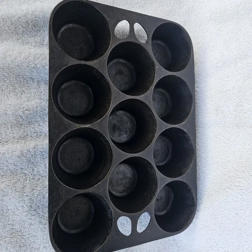 Vintage Cast Iron Griswold Wagner 11 Cup Popover Muffin Pan Unmarked Made in USA