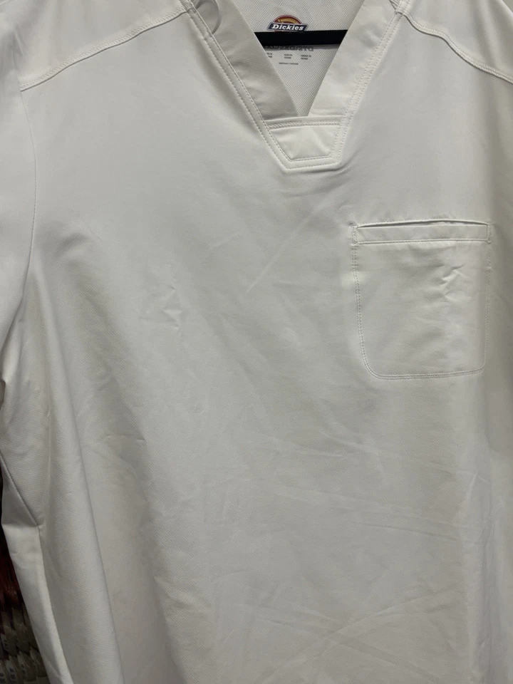 Dickies Men’s White Scrub Top 2XL V-Neck Utility Pocket Stretch Work Shirt - Image 3 of 4