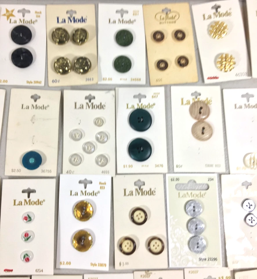 HUGE Vintage Button Card Lot - Lansing, LaPetite, Majestic, LeBouton, LaMode NEW - Image 3 of 4