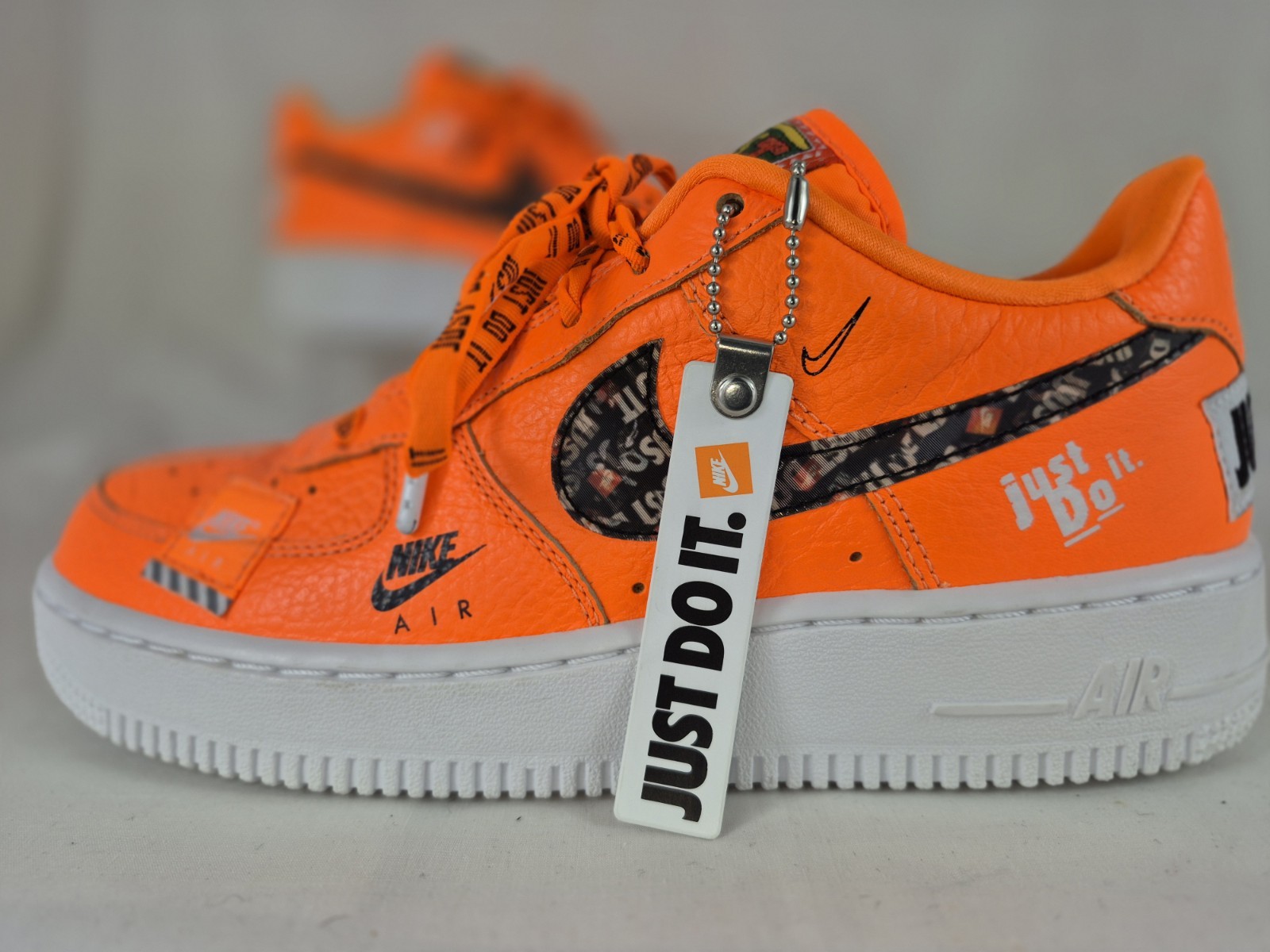 Boys Sz 6y Womens 7.5