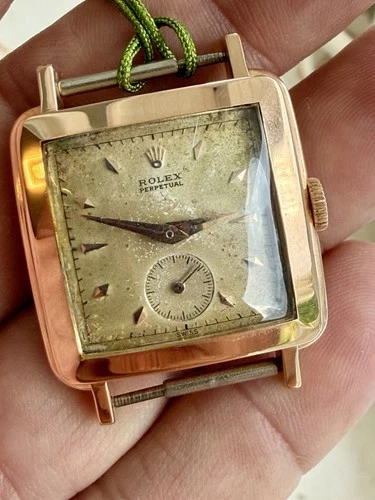 Vintage Collectors Rolex 18K Yellow Gold Square Shape Bubbleback 4643