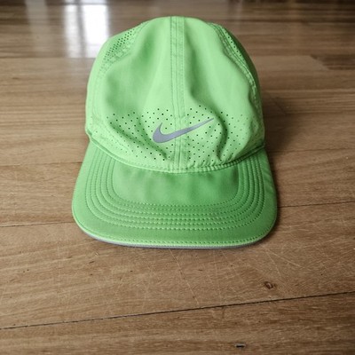 Nike Featherlight Dri-FIT aerobill tailwind ghost green perforated running hat