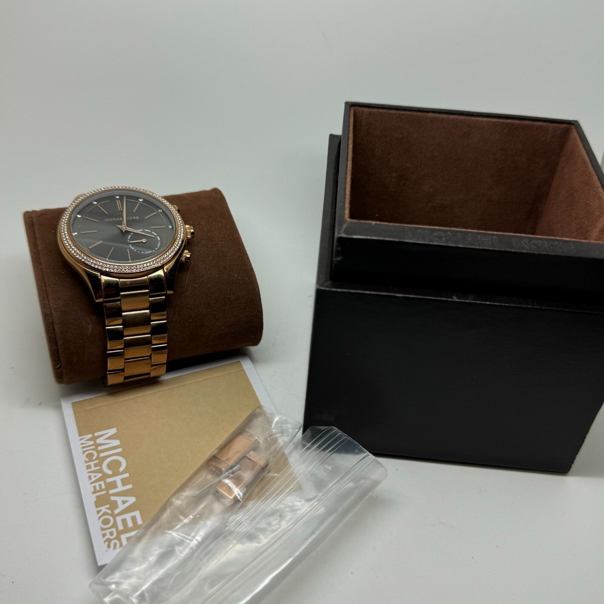 Ladies Michael Kors NDW2F Runway Smart Watch Hybrid with box 