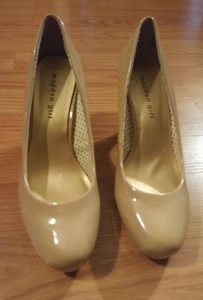 nude heels size 7