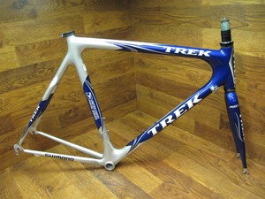 frame united carbon