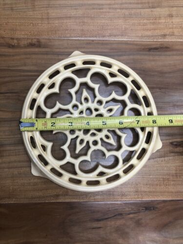 Le Creuset Yellow Enamel Cast Iron Round Trivet Made in France Kitchen - Picture 4 of 4