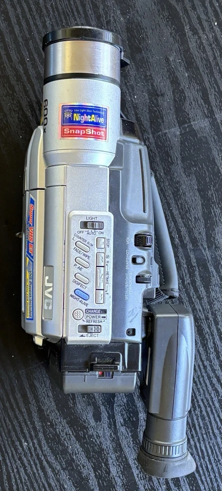 JVC GR-SXM540U COMPACT VHS CAMCORDER SUPER VHS - Image 2 of 4