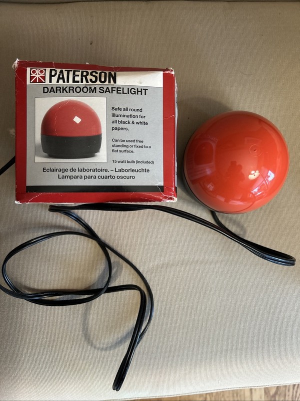 PATERSON DARKROOM SAFELIGHT VINTAGE IN BOX A DOME EXCELLENT ROUND FREE STANDING