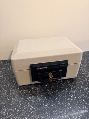 Sentry Safe 1150 feuerfester Truhentresor mit Schlüssel manuell Dokumentenbox