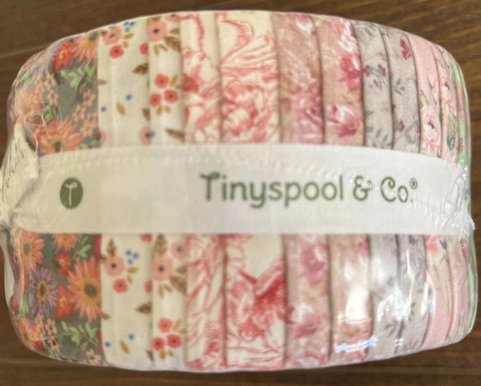 Tinyspool & Co Jelly Roll Quilting Fabric Waterlily Pond Floral 40 Precut Strips - product detail image 5