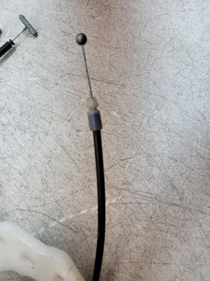 Actuador de cerradura de puerta delantera derecha KIA SORENTO 2011 2012 2013 2014 2015 81320-2P020 Foto 3 de 4