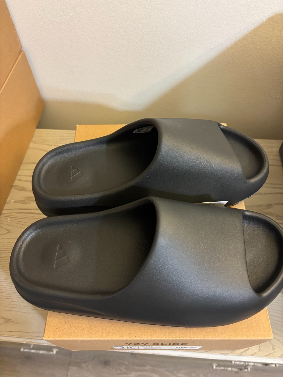 YEEZY SLIDE HQ6448 thumbnail 5