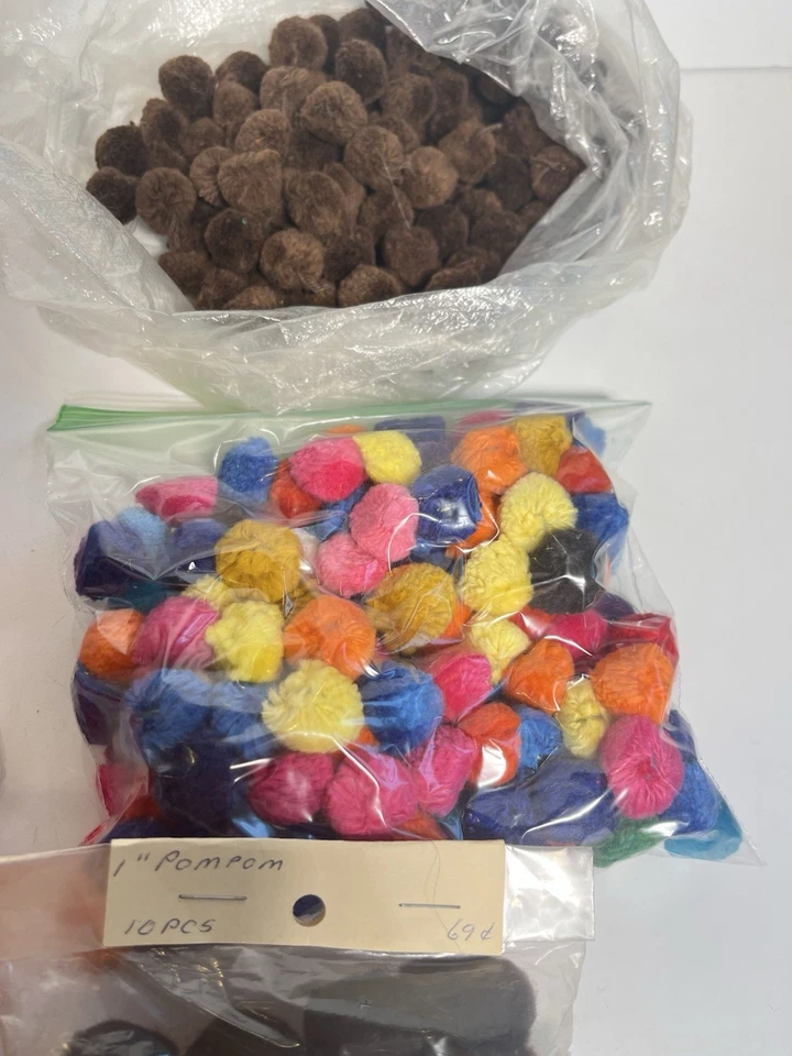 Lote De Colección Pompones Artesanales Colores y Tamaños Surtidos 5mm - 1" Foto 4 de 4