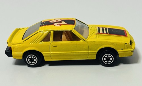 YatMing Maßstab 1:64 DieCast Autos (4 Stück) Porsche 944, Ford Mustang - gebraucht - Bild 10 von 24