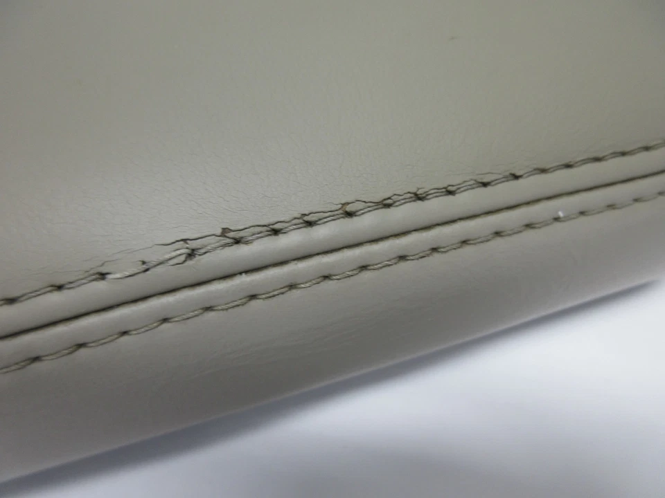 2003-2011 Lincoln Town carro PERGAMINHO BEGE BRONZEADO console central tampa apoio de braço fabricante de equipamento original - Imagem 4 de 4