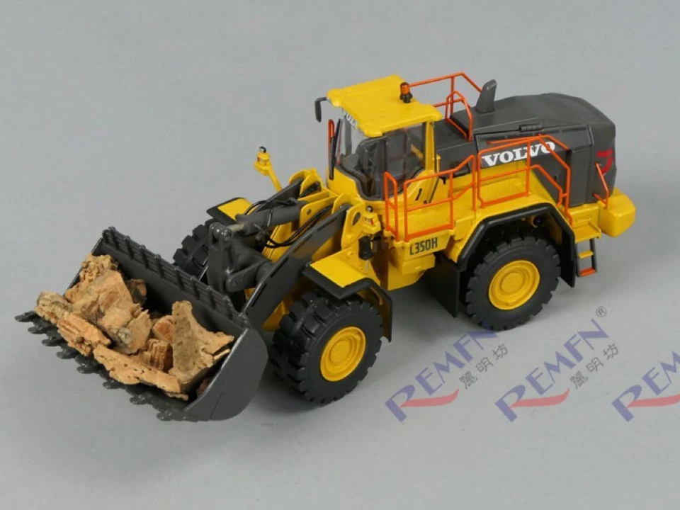 Motorart Volvo L350H Wheel Loader 1:50 Scale Die-Cast Model New in Box - Image 4 of 4