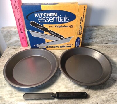 Vtg Kitchen Essentials from Calphalon 2 9'' Nonstick Pie Pans W Nylon Cutter &Box