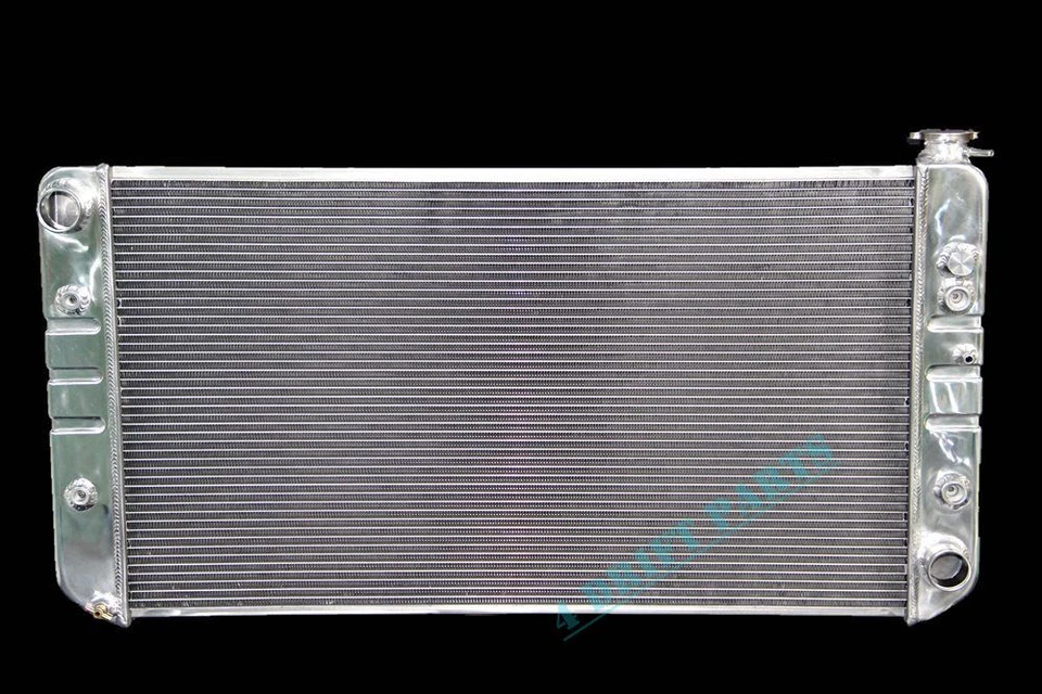 Radiador de alumínio KKS Fit 82-91 CHEVY C10 C20 GMC C1500 2500 3500 6.2L V8 DIESEL - Imagem 2 de 4