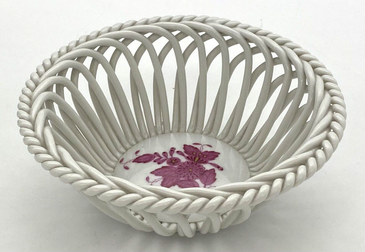 HEREND HVNGARY Hungary LATTICE BOWL HANDPAINTED Apponyi Purple 