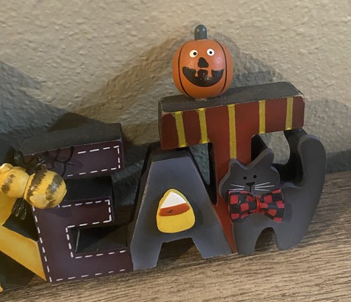 Vintage Carlton Cards “Trick Or Treat” Halloween Wood Sign Tabletop Decor 17.5” - Picture 5 of 11