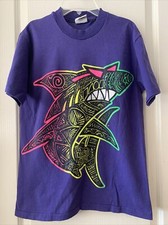EUC VTG Purple Maui  Sons Graphic T Shirt Unisex Adult Medium Made In USA