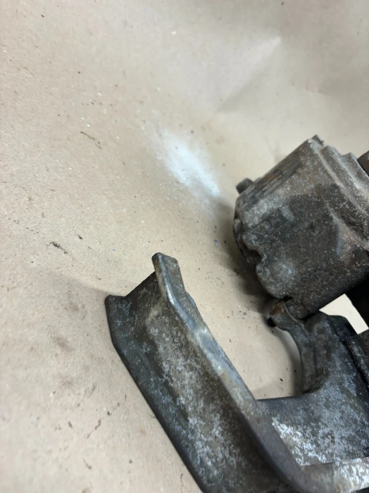 1987-1996 Ford F150 Truck Van 300 4.9 Alternator Smog Pump Bracket E7TA-10239-EB - Image 2 of 4