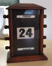 Vintage Perpetual Wooden Desk Calendar 1930/40s
