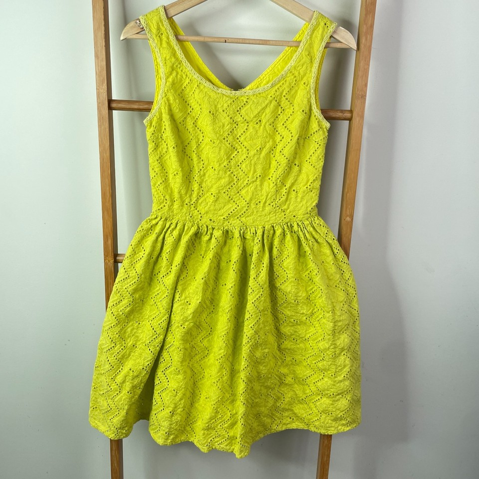 Revival Dress Womens 8 Green Eyelet Fit & Flare Sleeveless Scoop Neck Mini