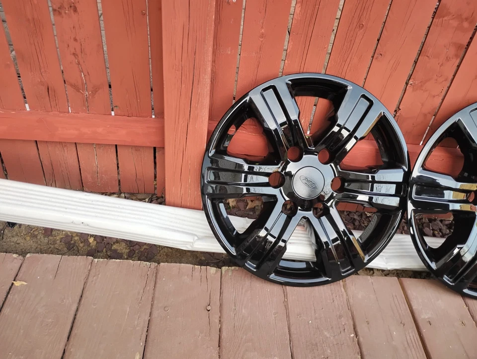 Juego de 4 cubiertas de rueda negras brillantes Ford Ranger 2019-2023 XL/XLT 17" Foto 4 de 4