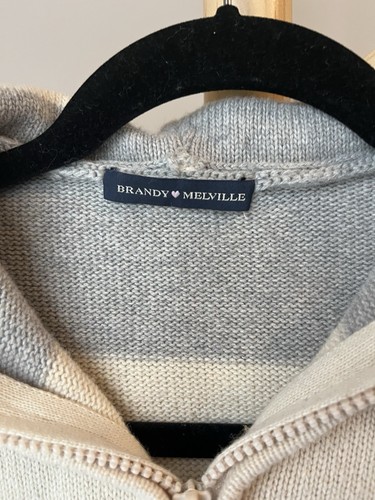 Brandy Melville Wollmischung Kapuzenpullover mit Reißverschluss vorne grau creme Streifen - Bild 2 von 7